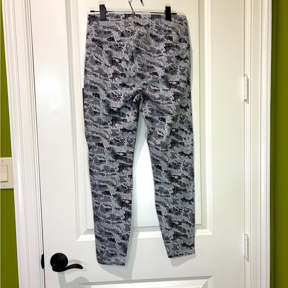 Spyder Active Black White Workout Leggings Size Large NWT - Picture 2 of 8